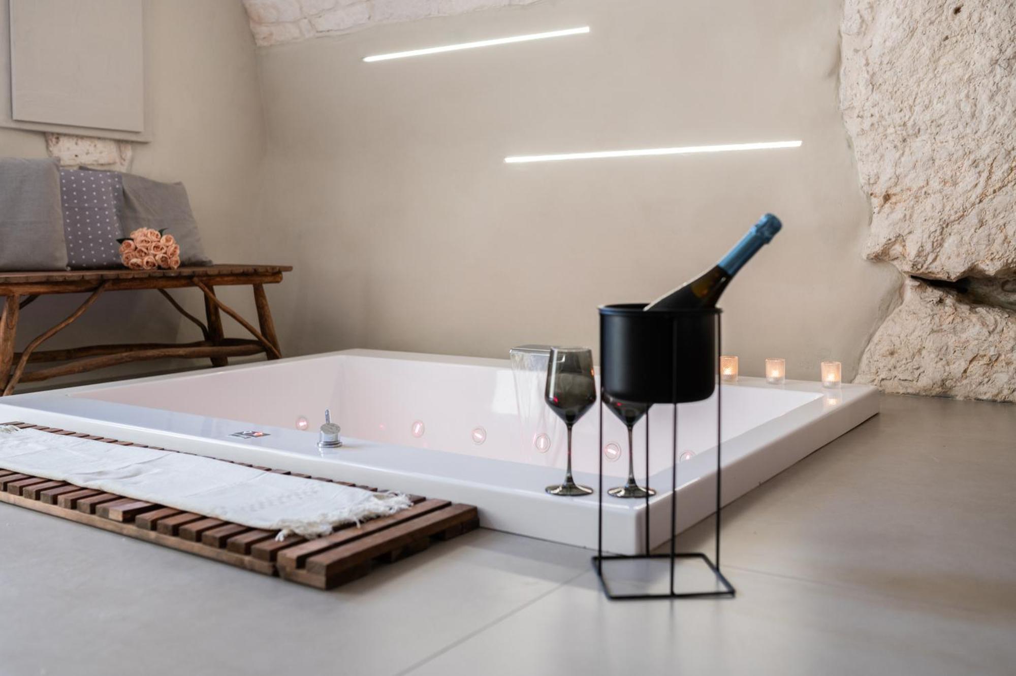 Malolu Luxurysuite Остуни Екстериор снимка